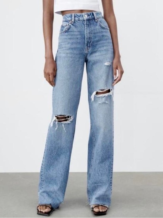 Zara Light Blue Denim Jeans with Contrast Stitching - Picture 3 of 3